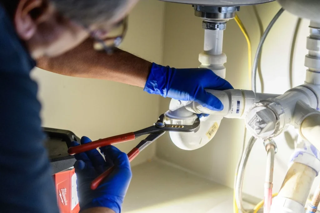Find repair leak LA, OC & Ventura Emergency Plumbing Guide: 10 Fast Actions to Stop Damage Find repair leak LA, OC & Ventura Emergency Plumbing Guide: 10 Fast Actions to Stop Damage